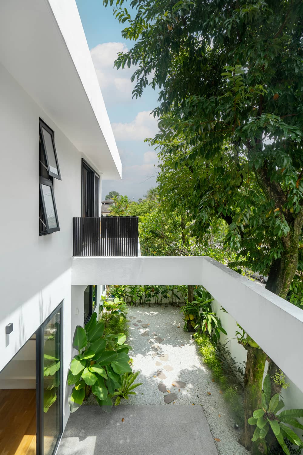 Eschi House — image 16