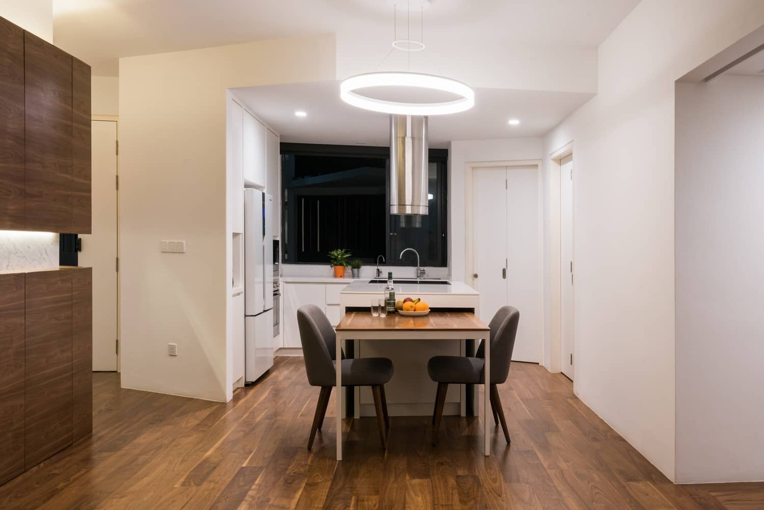 Distic Apartment — image 03